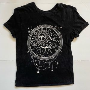 Vibe N Women’s XS Top Celestial Sun Moon Back Graphic T Shirt Black Roll Sleeve